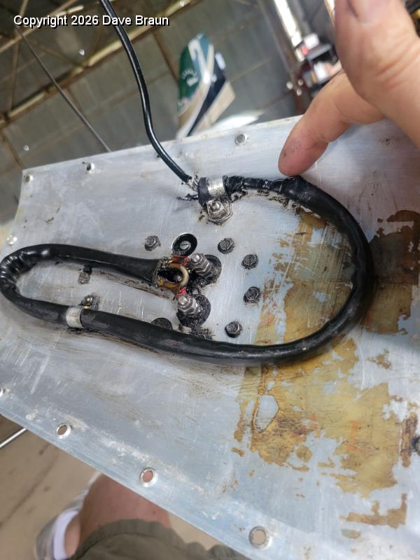 2024-03-17 14.10.42.jpg - The VOR antenna dipole splits a 75 ohm signal. This one needs refurbishing.