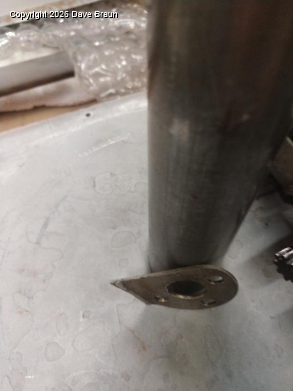 Broken Bracket.jpg - Broken bracket