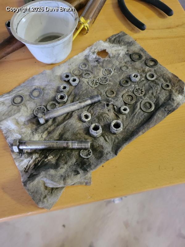 2023-03-29 18.50.38.jpg - Mount hardware degrease.