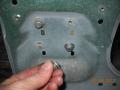 Short screws on pivot plate