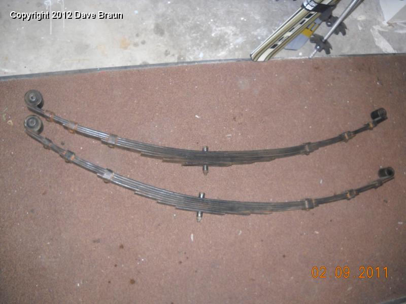 Wire brush rear springs for freashening 03.jpg