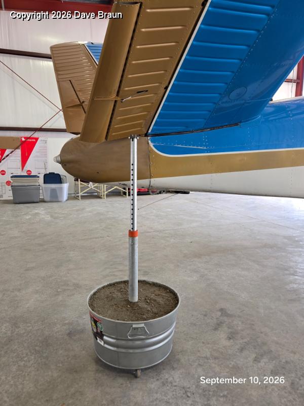2026-09-10 14.29.52.jpg - The fully extended support next to the airframe.