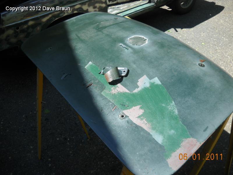 Stripping boot lid with razor 01.jpg