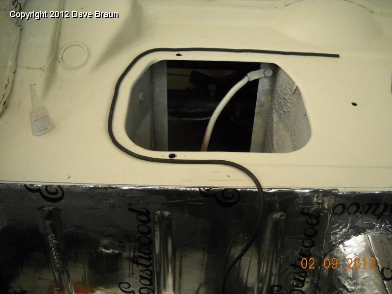 Battery tray seal install with superglue 01.jpg