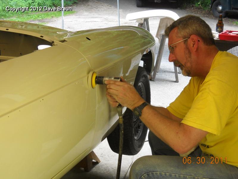 Using small buffing pad on the rubbing compound 02.jpg