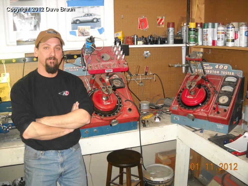 Jeff Schlemmer goes over the distributor 01.jpg - After Jeff refurbishes my distributor he will fine tune the advance curve with these testers.