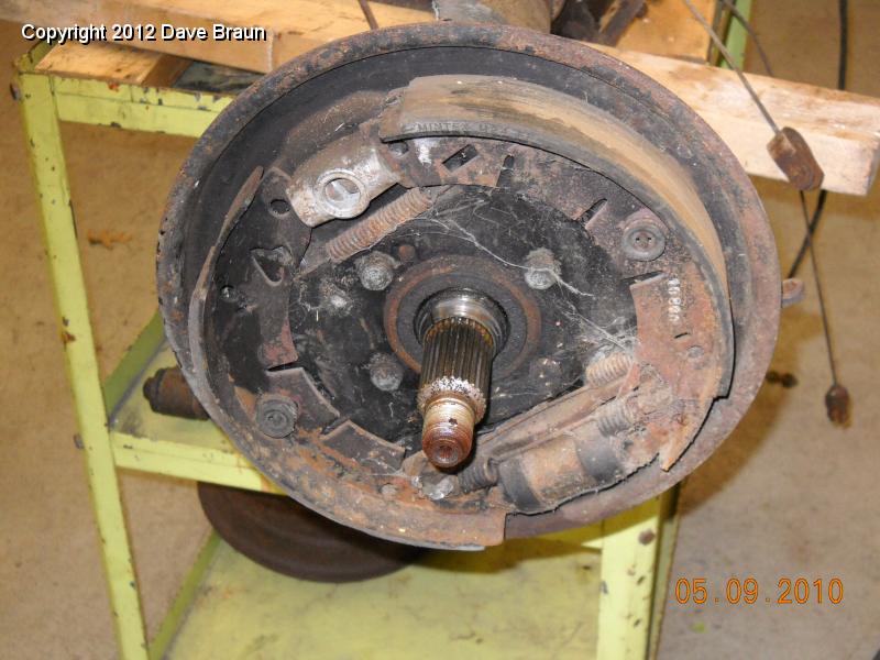 Removing axles and backing plates rear axle 02.jpg